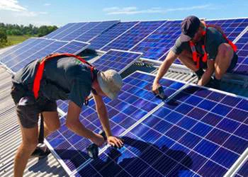 Wie viele kW-Solarmodule benötige ich für den netzunabhängigen Betrieb?